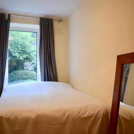 Two Bedroom Flat In City Centre *
